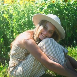 Meet your Posher, Maddy